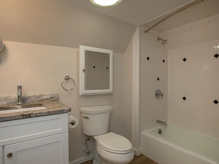 21 Summer St #4 — Photo 15