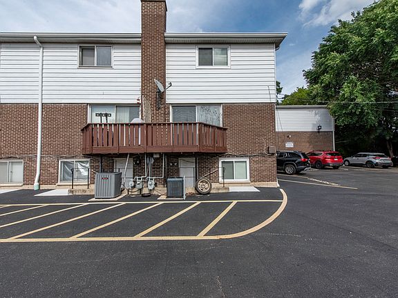 2nd image of 551 W Park Ave APT F