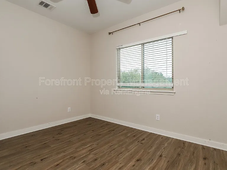 1330 Plaza Lake Dr — Photo 14