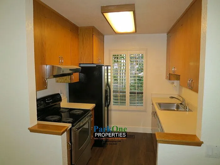 905 Colina Ct — Photo 6