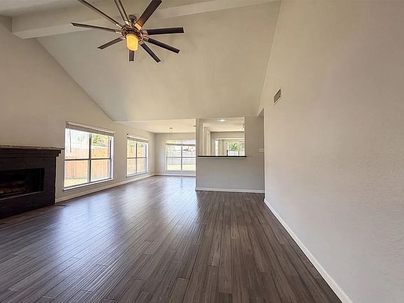 2nd image of 534 Royal Valley Rd