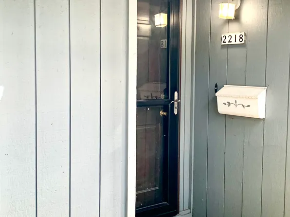 2218 SE Tacoma St, Portland, OR 97202