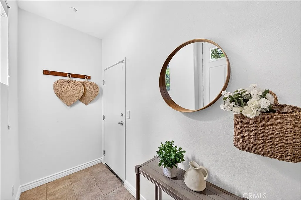 3 bed, 1777 sqft, $4,100 — Photo 4
