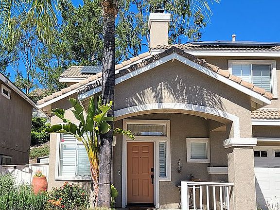 Charming Lanai Entry