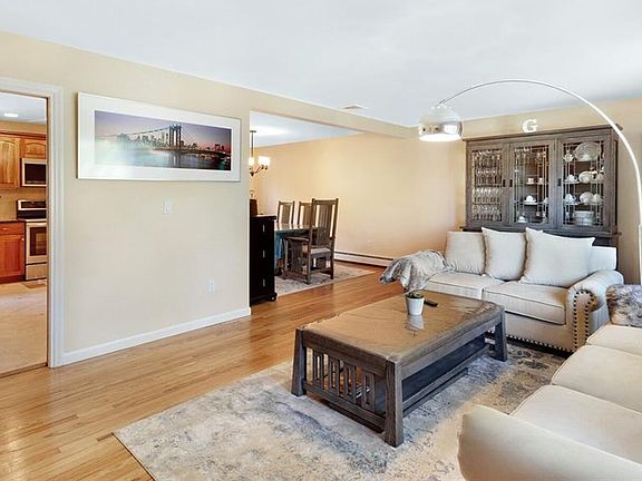 4th image of 529 Giordano Dr