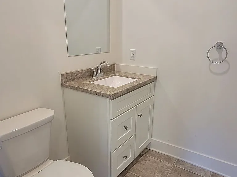 34 E Main St — Photo 10