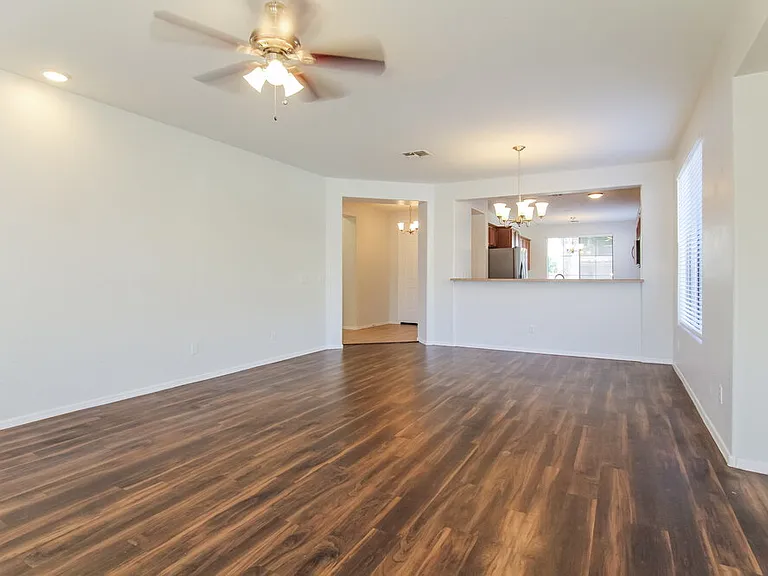 15248 W Port Royale Ln — Photo 5