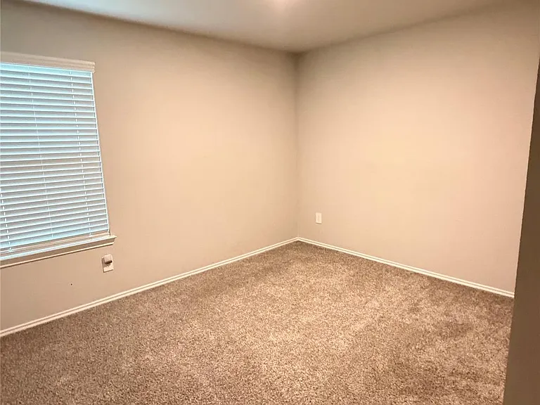 2406 Heeney Park Ln — Photo 7