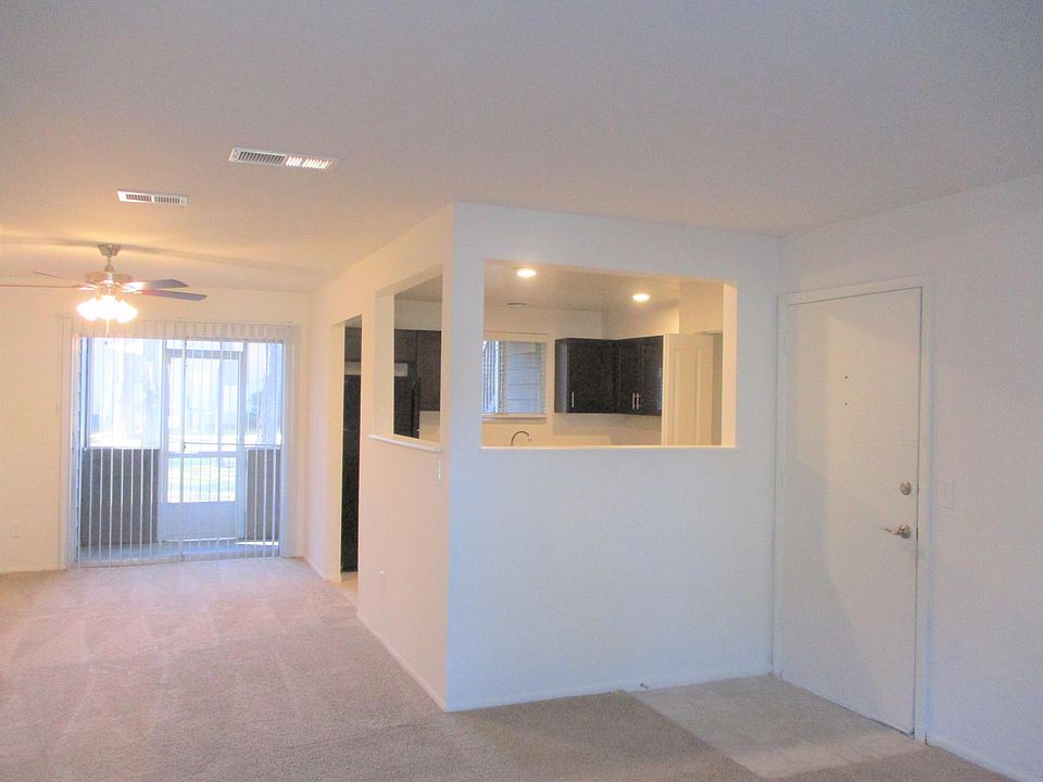 1st image of 10118 Arrowhead Dr #8