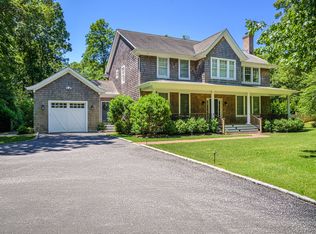 20 Bay Woods Dr, Hampton Bays, NY