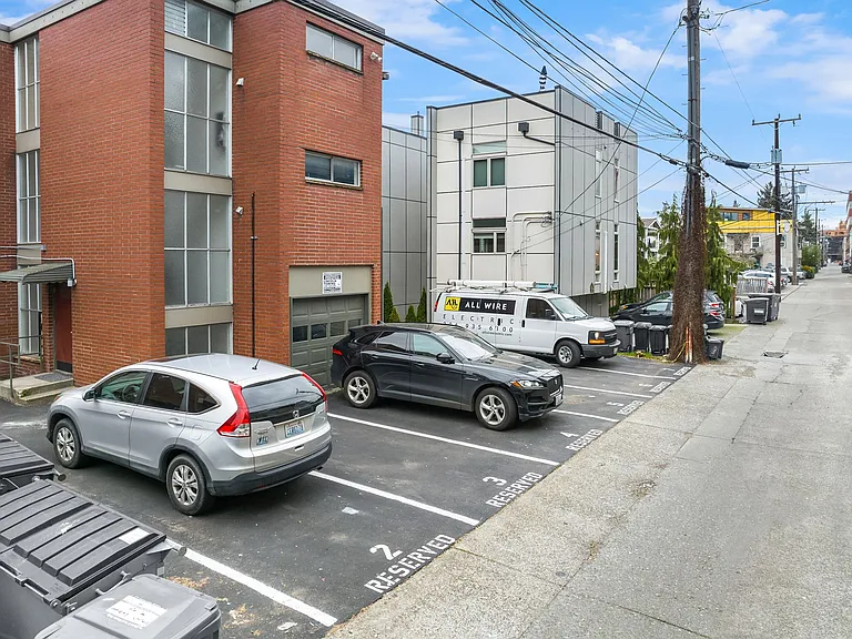 2214 Yale Ave E — Photo 12