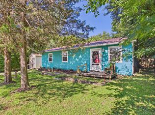 25 South St, Louisburg, MO 65685