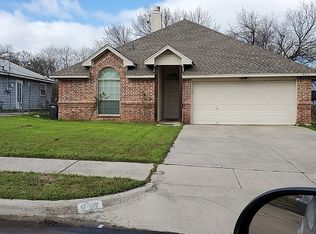 917 Bessie St, Fort Worth, TX 76104