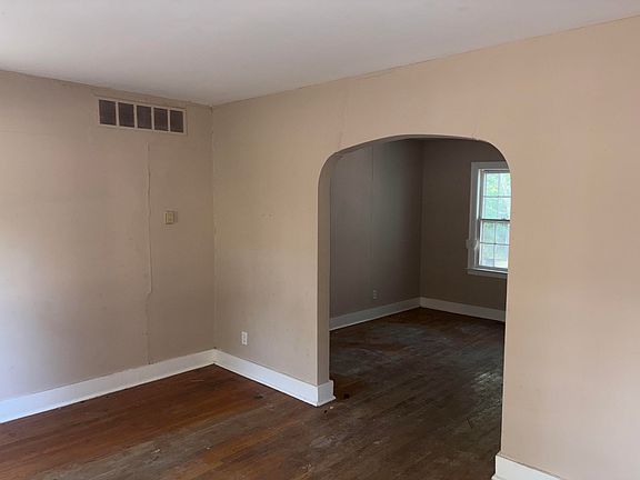 4th image of 816 Mikel St