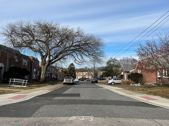 5th image of 1600 E Latimer Pl