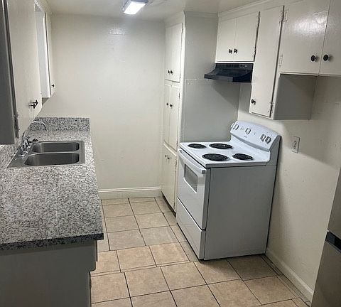 3rd image of 1409 Howard Rd APT 3