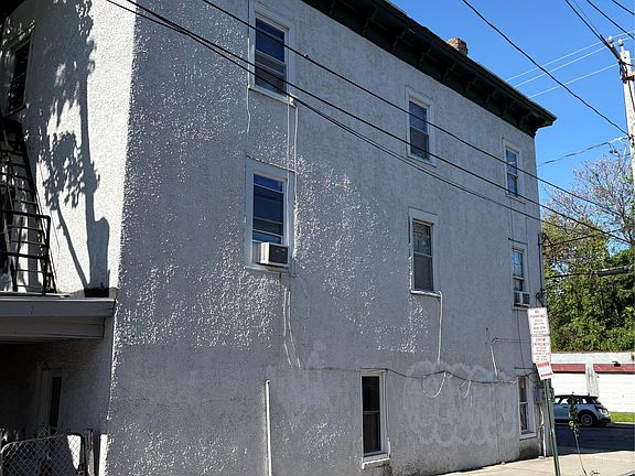 4th image of 145 William Street