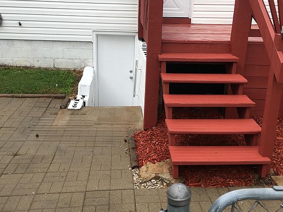 3rd image of 290 Saint Marie St