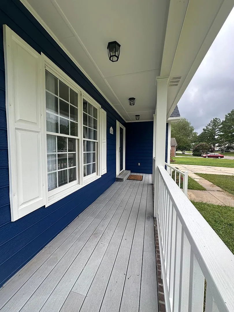 Don't miss this beautiful 3-bedroom, 2.5-bath home with a bonus room in the highly sought-after J... — Photo 2