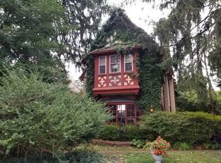 16 Windsor Cir, Springfield, PA 19064