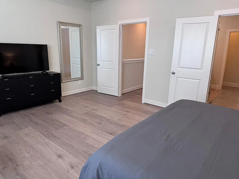 131 Eastwood St — Photo 25