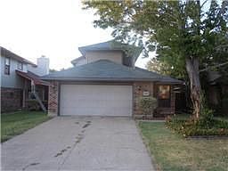 3rd image of 3825 Clover Hill Ln