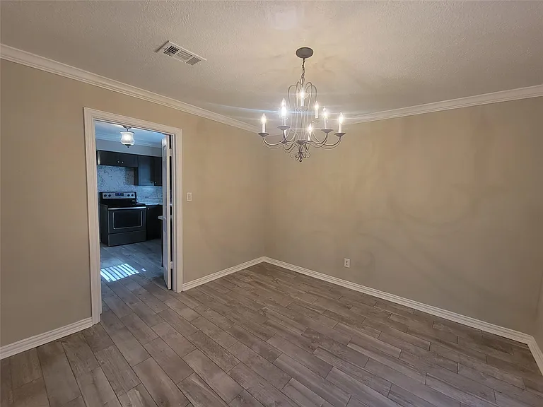 4015 Chapel Square Dr — Photo 8