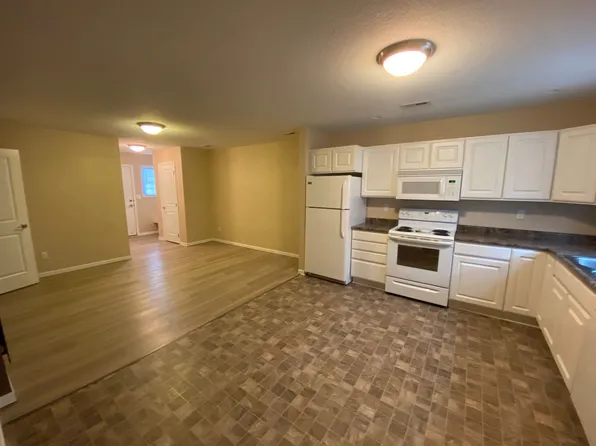 Fox Run Townhomes 3, 808 E Lincoln Ave, Indianola, IA 50125