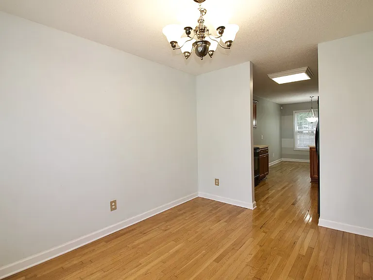 129 Lori Ln — Photo 14