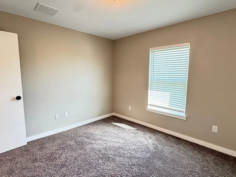 8833 Hampshire Dr — Photo 19