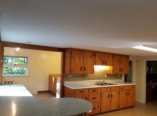 330 Pelham Rd, Amherst, MA 01002