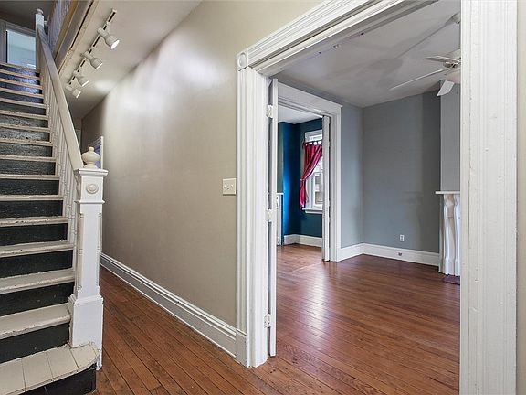 4th image of 611 Saint Peter St