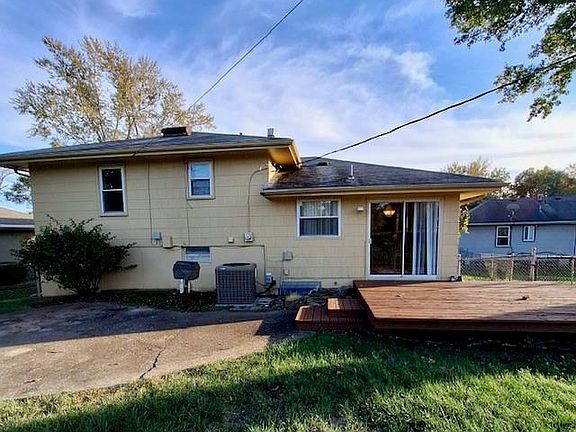 3rd image of 11613 Sycamore Dr