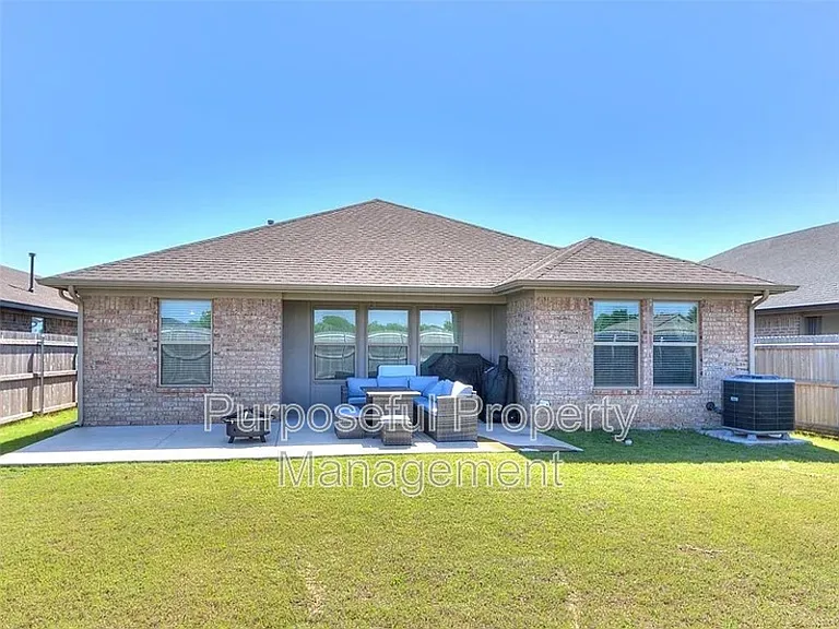 8701 Ricard Dr — Photo 26