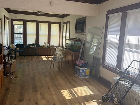 2nd image of 10216 S Perry Ave