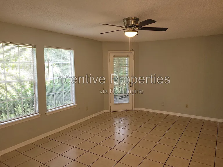 5956 Westgate Dr #102 — Photo 24