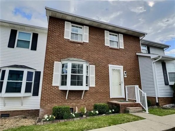 14 Carriage Way