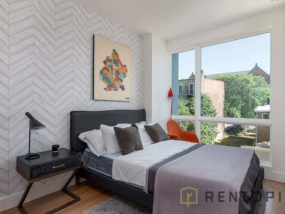 1st image of 822 Lexington Ave #601