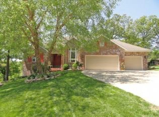 150 Honeysuckle Ct, Forsyth, MO 65653