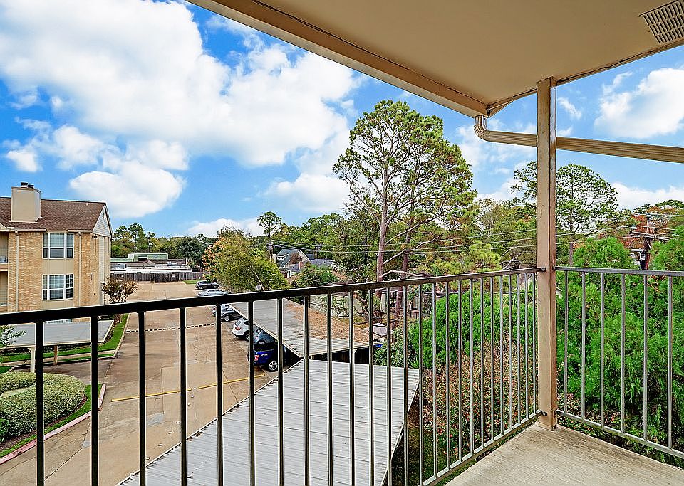 1st image of 12550 Whittington Dr #7712