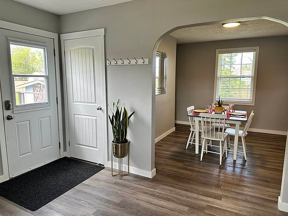 5th image of 150 Parkwood Cres