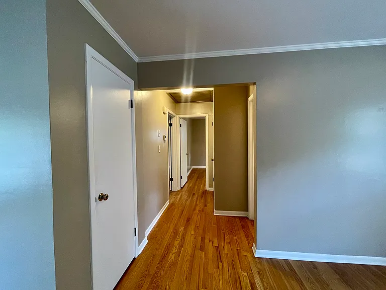 6340 Milhaven Dr — Photo 2