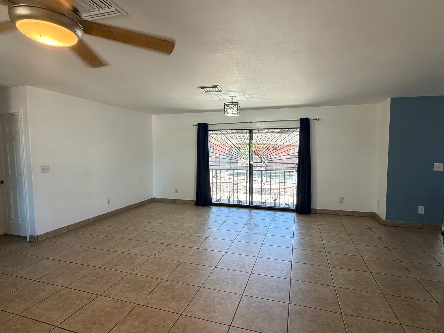 3 bed, 1448 sqft, $1,900 — Photo 2