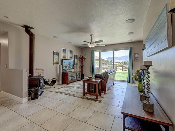 5th image of 1450 Sand Cove Trl W