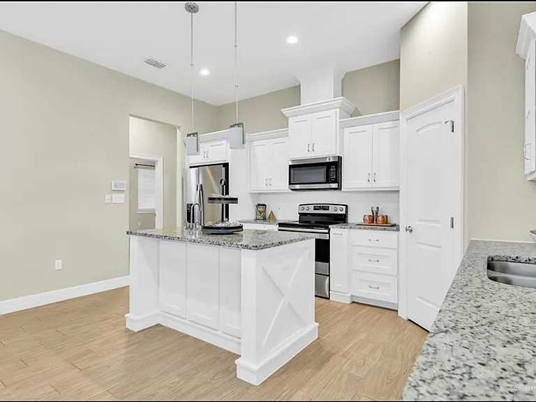 5800 Oriole Ave — Photo 10