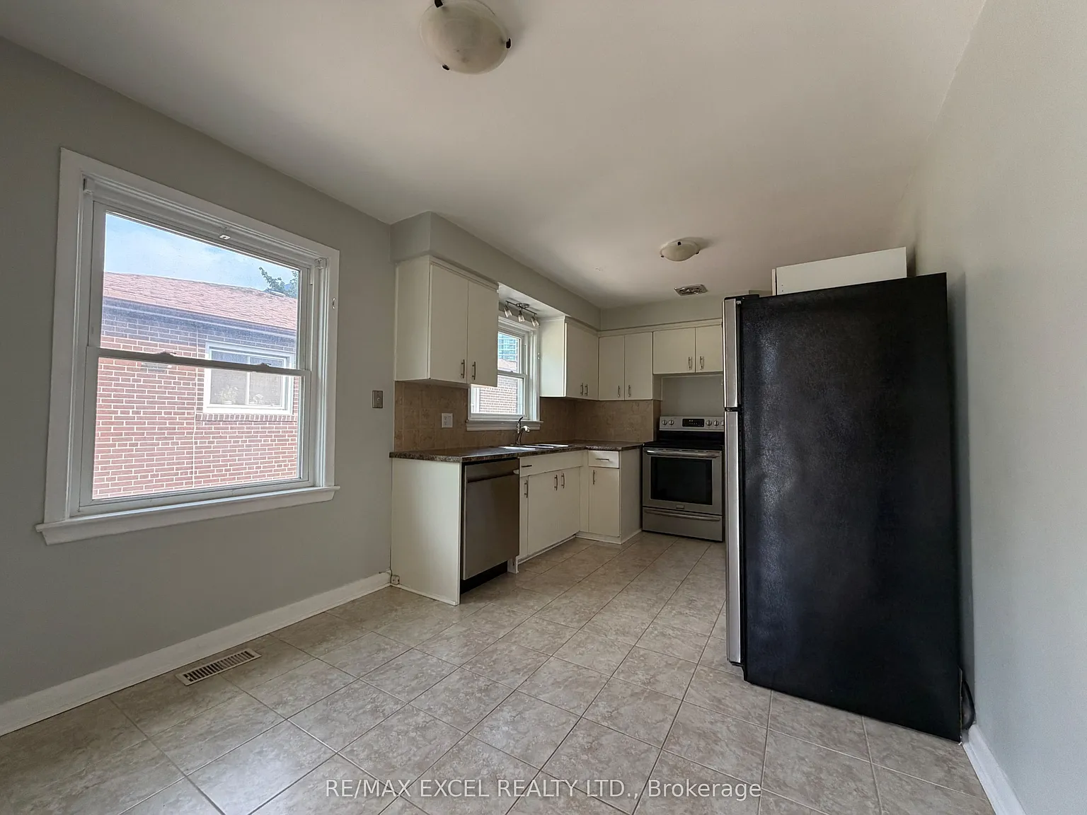 2 bed, $2,300 — Photo 3
