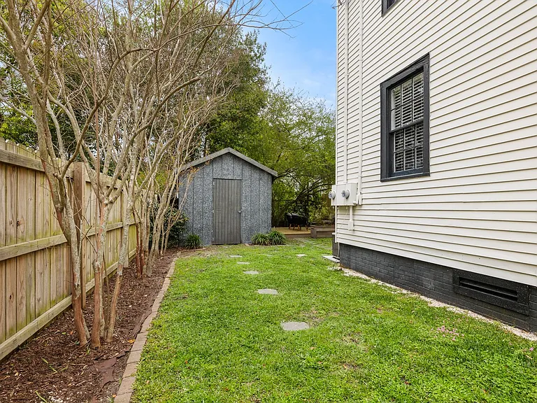 20 Dunnemann Ave #B — Photo 36