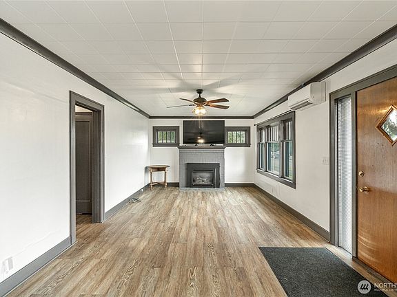 3rd image of 513 E Street