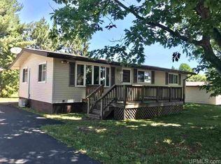 1790 Glendora Ln, Ishpeming, MI 49849