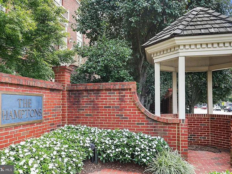 1454 McLean Mews Ct — Photo 30